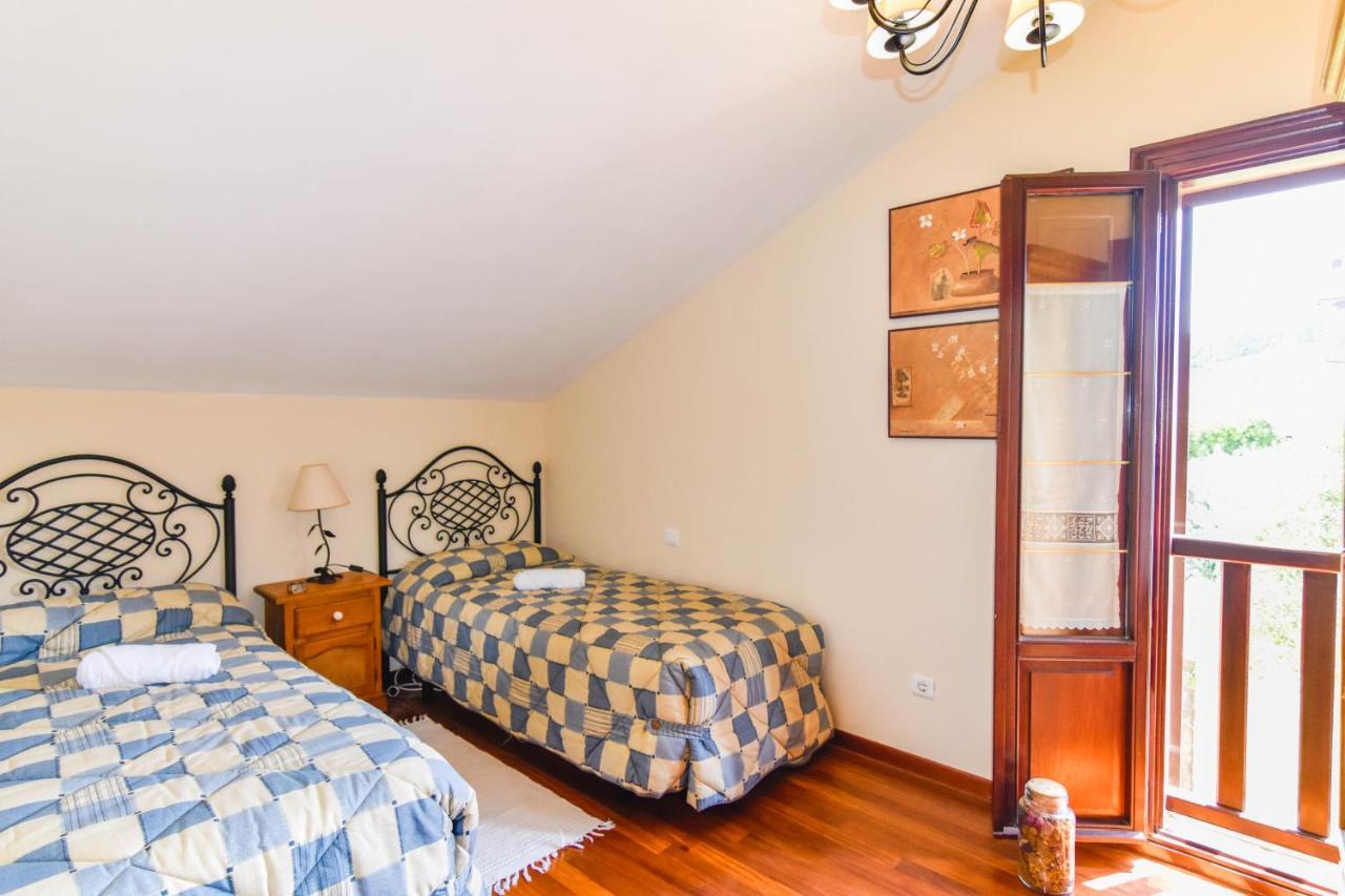 Encantadora Casa Con Espectaculares Vistas Ajo Bagian luar foto